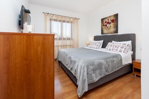 Apartment, 1 Bedroom, Non Smoking, Balcony | Free WiFi, bed sheets