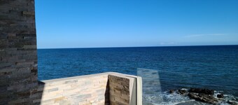 Punta di mare, a waterfront residence