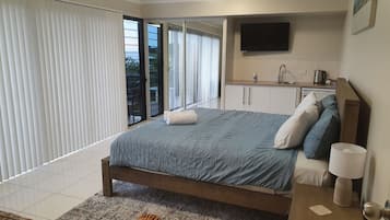 4 bedrooms, iron/ironing board, travel cot, WiFi