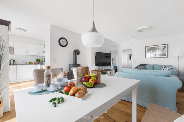 TV, fireplace, ping pong - Saltwater - Semi-detached house, infrared sauna, bathtub, fireplace, terrace (Olpenitz)