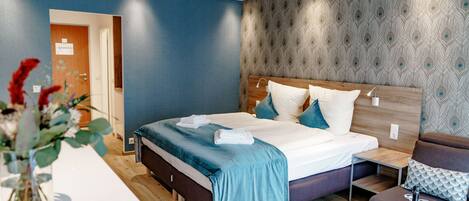 1 chambre, bureau, accès Internet, draps fournis