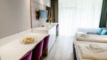 1 Schlafzimmer, Schreibtisch, Internetzugang, BettwÀsche