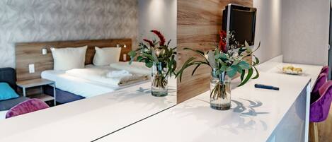 1 chambre, bureau, accès Internet, draps fournis