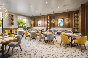 S'hi serveixen dinars i sopars 