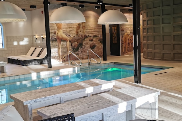 Bilik rawatan pasangan, sauna, tab panas, bilik wap, rawatan badan