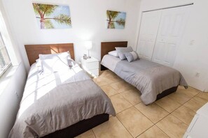 2 bedrooms, iron/ironing board, travel cot, free WiFi