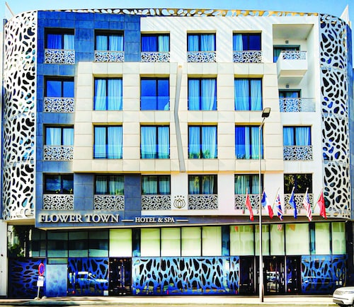Flower Town Hôtel & Spa