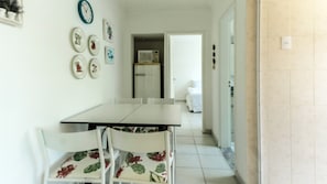 In-room dining - Rio Spot Homes Jardim de Alah U042 (Rio de Janeiro)