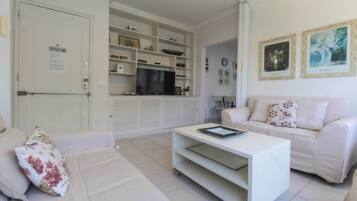 Exclusive Quadruple Room | Private kitchen | Cookware/dishes/utensils