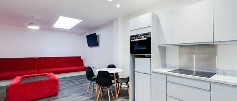 City Apartment | Living area