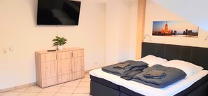 9 bedrooms, iron/ironing board, free WiFi, bed sheets - Ferienhaus Große Weite Welt mit 8 Schlafzimmern (Nümbrecht)