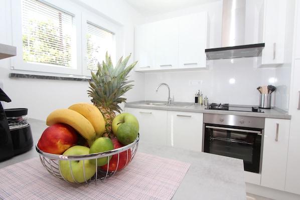 Apartment, 1 Bedroom, Non Smoking, Balcony | Private kitchen | Fridge, microwave, oven, stovetop - Apartments Polenta (Rovinj)