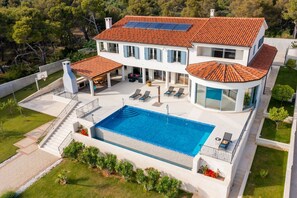 Exterior - Luxury Villa Sea Whisper Sibenik with 2 Pools, Gym (Šibenik)