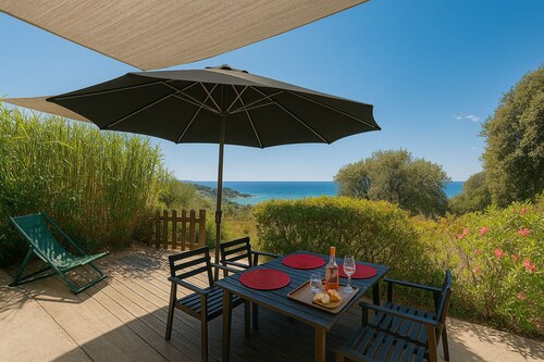 Apartment **** sea view in the heart of the Corsican maquis, 5 mm from the beach