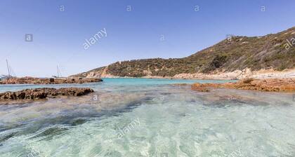 Apartment **** sea view in the heart of the Corsican maquis, 5 mm from the beach