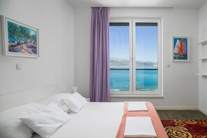 6 bedrooms, iron/ironing board, free WiFi, bed sheets