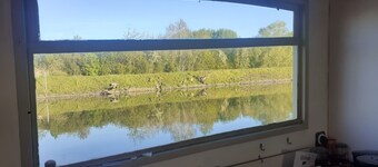 Sleeping in a barge in Béthune