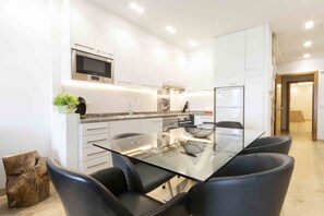 Fridge, microwave, oven, dishwasher