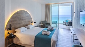 Caja de seguridad en la habitación y escritorio 