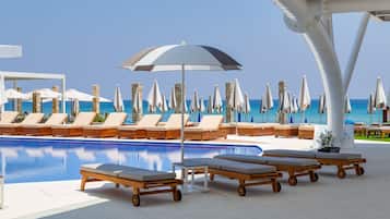 Outdoor pool, pool loungers