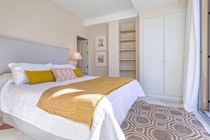 4 chambres, fer et planche à repasser, Wi-Fi, draps fournis