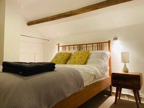 3 chambres, fer et planche à repasser, Wi-Fi gratuit, draps fournis