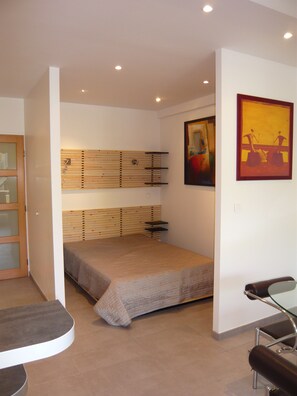 2 chambres, fer et planche à repasser, accès au Wi-Fi (inclus)