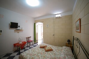 1 bedroom, travel cot, WiFi, bed sheets - Dwelling ideal for couple sea view surrounded by greenery with double terrace panora (Corsano)