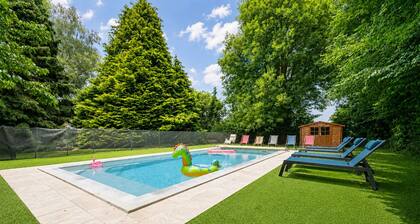 Beautiful cottage with heated swimming pool and large unoverlooked garden