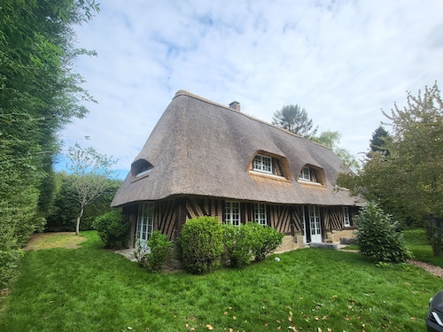 Belle chaumière avec piscine chauffée et grand jardin sans vis-à-vis