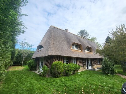 Beautiful cottage with heated swimming pool and large unoverlooked garden