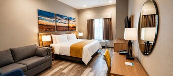 Days Inn & Suites by Wyndham Greater Tomball