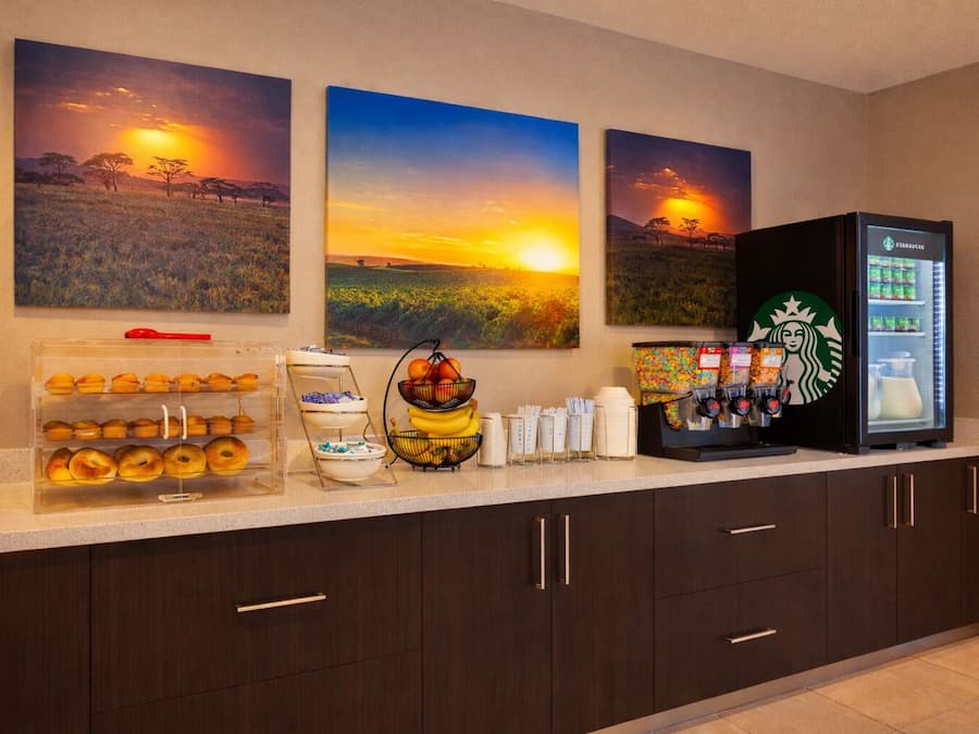 Free daily continental breakfast