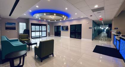 Days Inn & Suites by Wyndham Greater Tomball