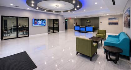 Days Inn & Suites by Wyndham Tomball/Houston NW
