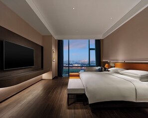 Regency, Suite, 1 King Bed | Hypo-allergenic bedding, minibar, in-room safe, desk - Hyatt Regency Shanghai Songjiang (Shanghai)
