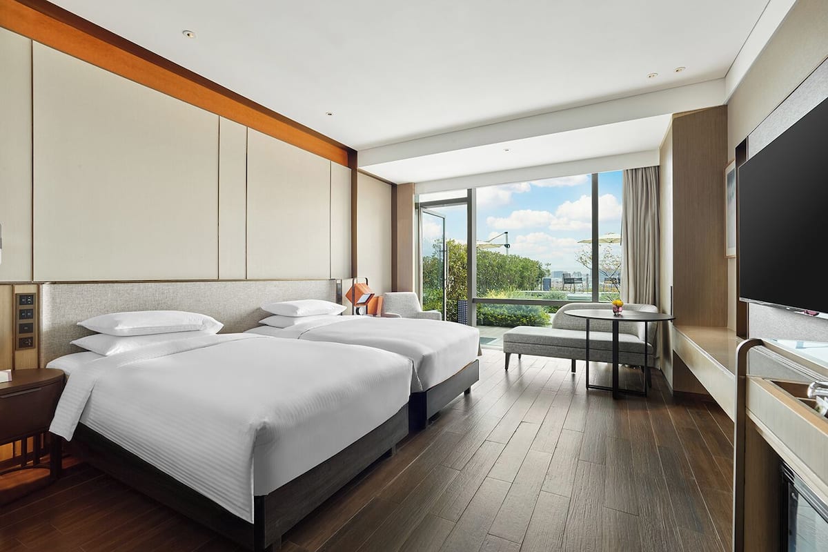 Room, 2 Twin Beds, Lake View (Garden Terrace) | Hypo-allergenic bedding, minibar, in-room safe, desk