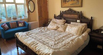 2-bed Apartment in High Wycombe Private Garden