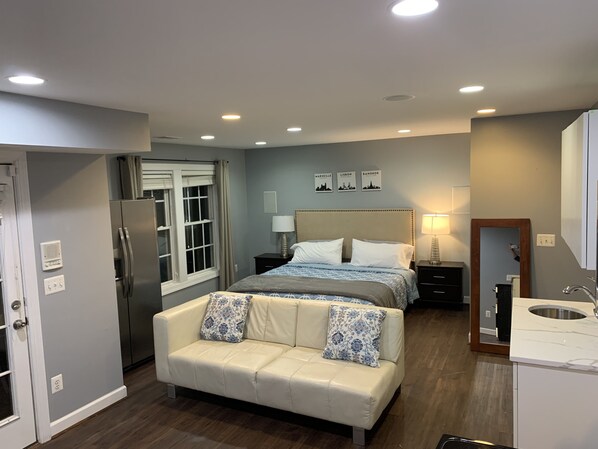 1 slaapkamer, een strijkplank/strijkijzer, wifi, beddengoed