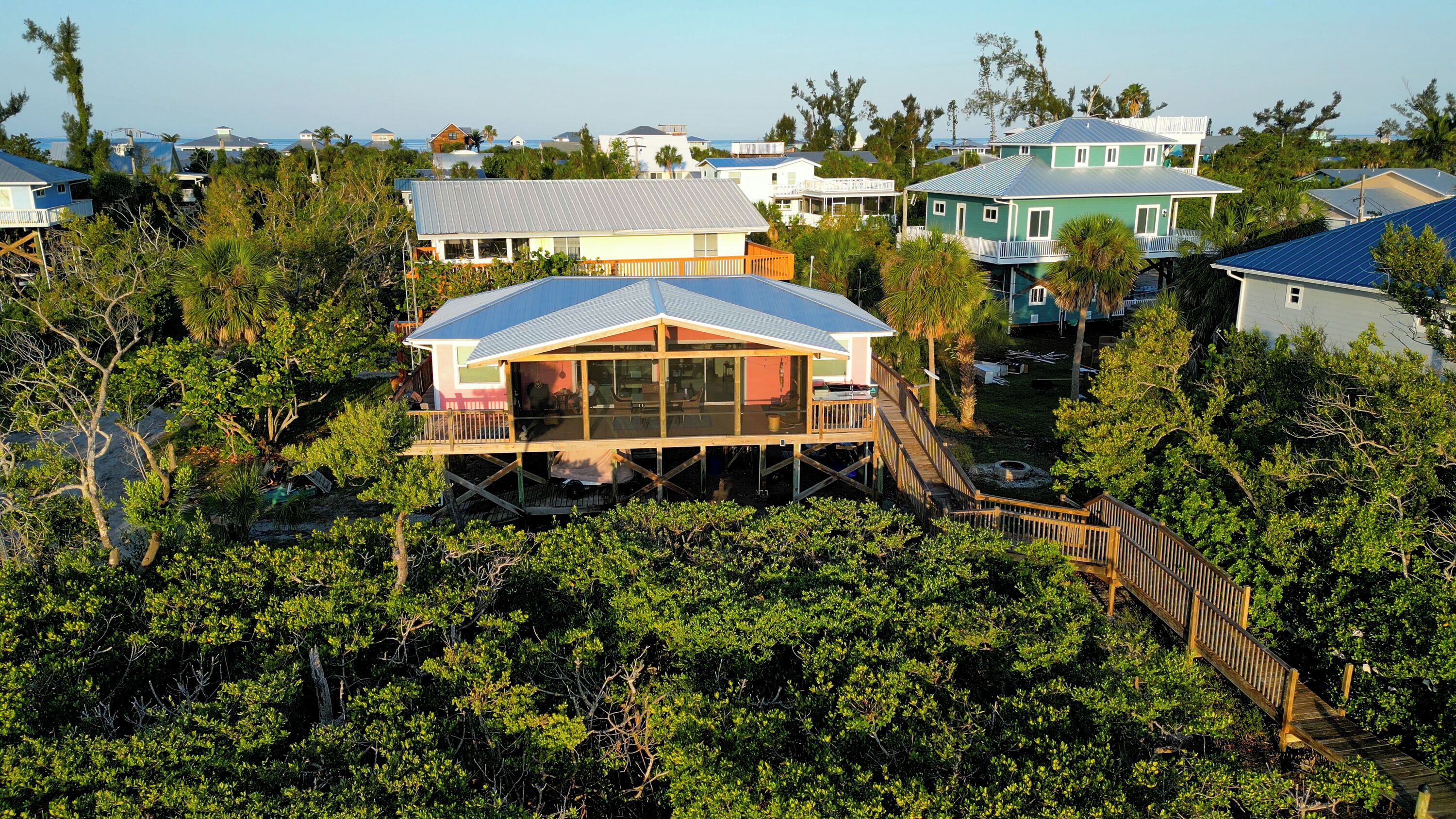 Island Life Little Gasparilla Home Waterfront on the Bay w/Private Dock