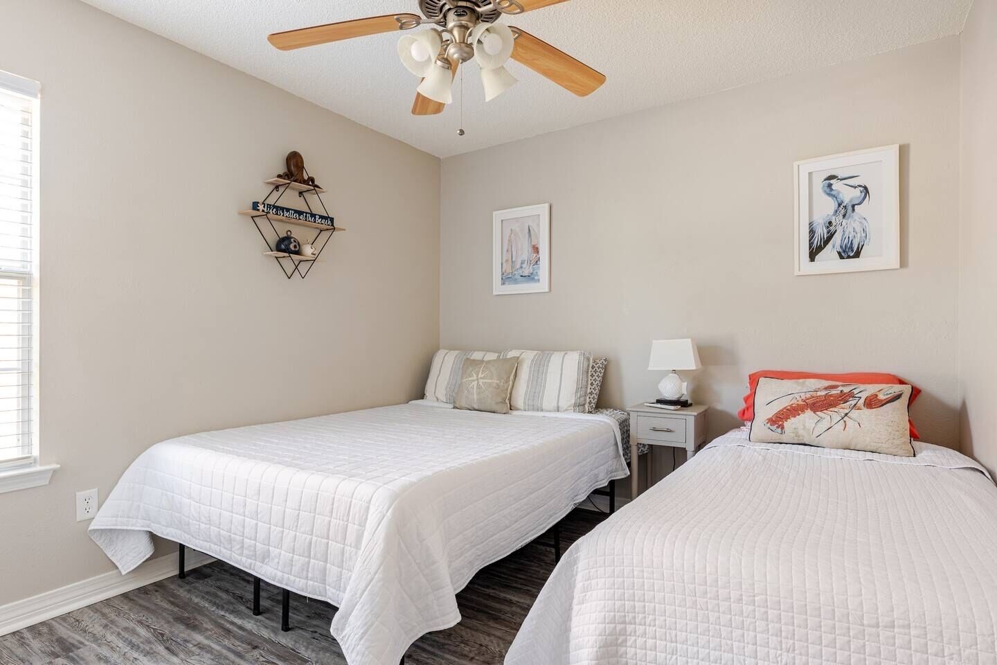 2 bedrooms, iron/ironing board, free WiFi, bed sheets