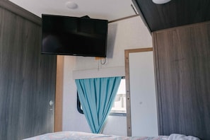 1 slaapkamer, een bureau, een strijkplank/strijkijzer, gratis wifi