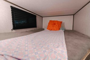 1 slaapkamer, een bureau, een strijkplank/strijkijzer, gratis wifi