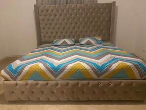3 bedrooms, iron/ironing board, free WiFi, bed sheets