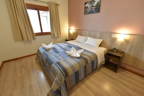 Deluxe Room | Minibar, desk, free WiFi, bed sheets - Hotel Villa Aconchego (Gramado)
