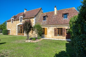 Exterior - Oh suspended time (Trémolat)