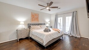 3 bedrooms, iron/ironing board, WiFi - Designer’s home- Medical Center, Galleria, NRG. Lilly’s Maison 5 (Houston)