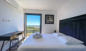 4 bedrooms, iron/ironing board, travel cot, WiFi - Villa Bernucci di Conca (Conca)