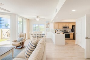 Interior - WATERS EDGE unit 101- Heated pool and beach service included March- October (Fort Walton Beach)