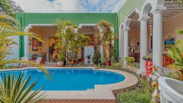 Outdoor pool, pool loungers